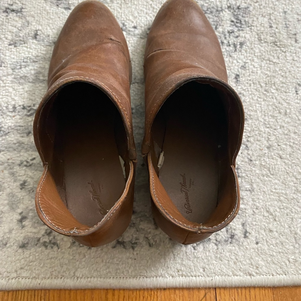 2 pair Universal Thread boots - Picture 6 of 8